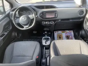 Toyota Yaris L Hatchback 5dr 2016 Gray