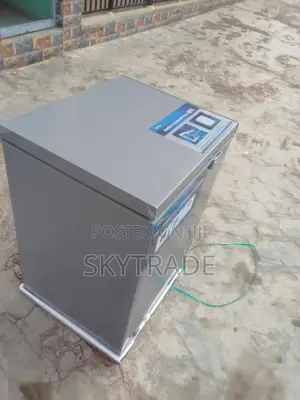 Newly Produced 142l Midea (Hs-186cn) + Keys Chest Freezer