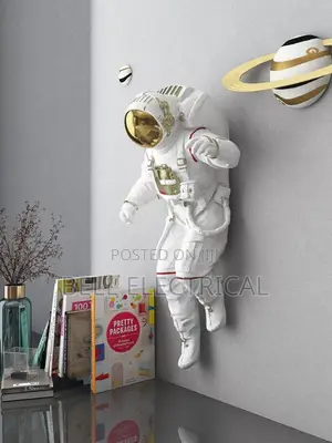Nordic Home Decor Astronaut Statue