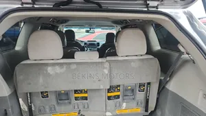 Toyota Sienna 2012 Silver