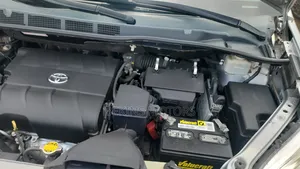Toyota Sienna 2012 Silver