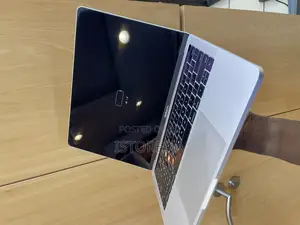 Laptop Apple MacBook Pro 16GB Intel Core i7 SSD 512GB