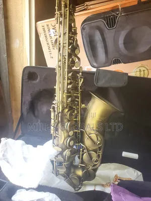 Photo - Bronze Standard Japan Saxophone