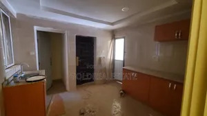 2bdrm Block of Flats in Apo Mechanic for sale