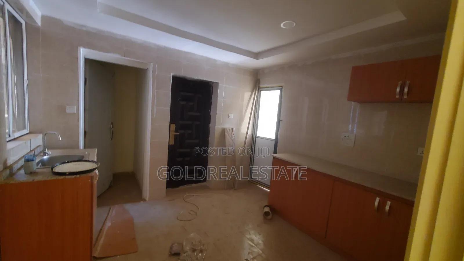 2bdrm Block of Flats in Apo Mechanic for sale