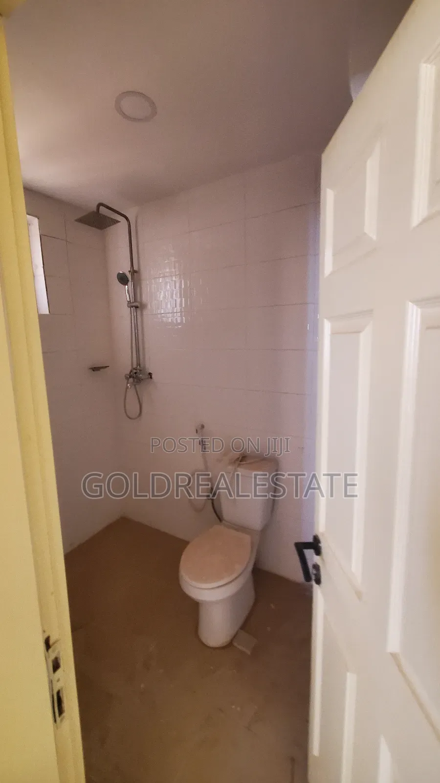 2bdrm Block of Flats in Apo Mechanic for sale