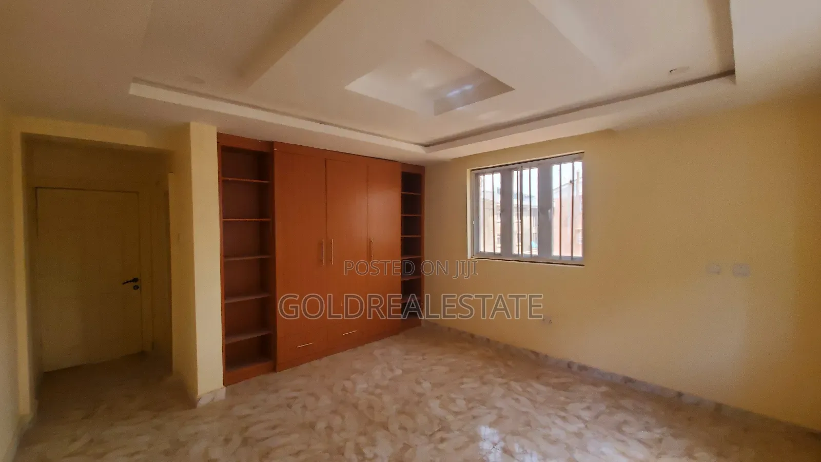 2bdrm Block of Flats in Apo Mechanic for sale