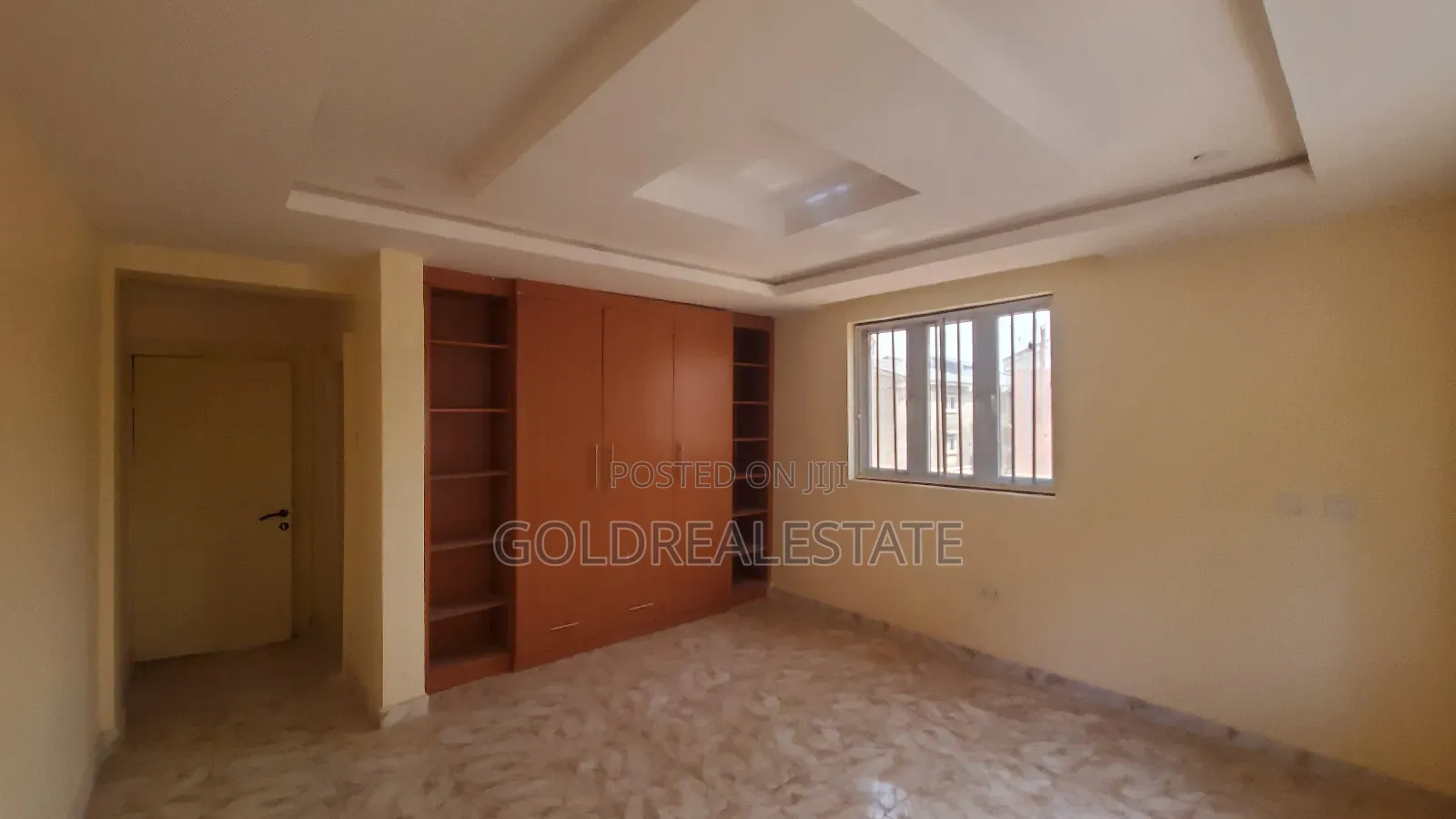 2bdrm Block of Flats in Apo Mechanic for sale