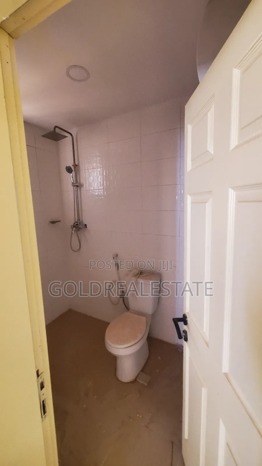 2bdrm Block of Flats in Apo Mechanic for sale