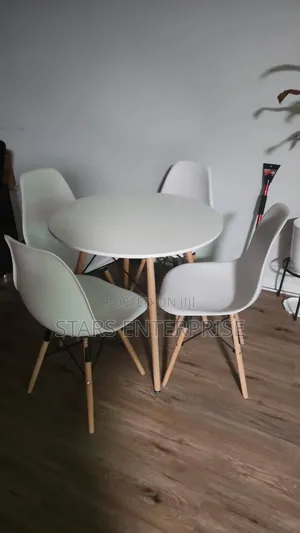 4 Seater With Dinning Set With Wooden Legs