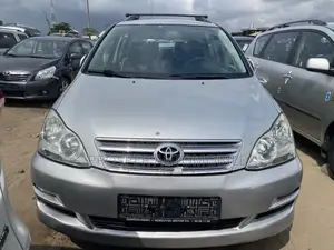 Toyota Avensis Verso 2.0 Petrol 2010 Silver