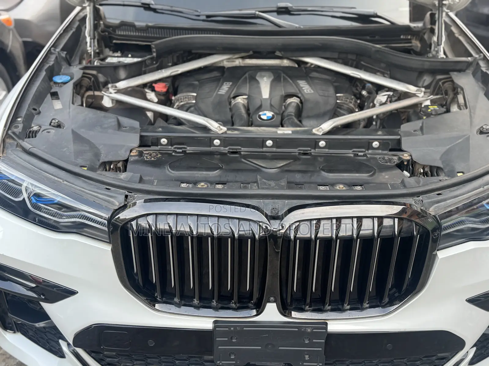 BMW X7 xDrive50i 2020 White