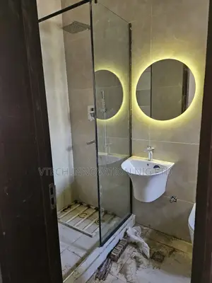 Fixed Glass Cubicle