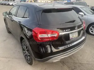 Mercedes-Benz GLA 250 2016 Black