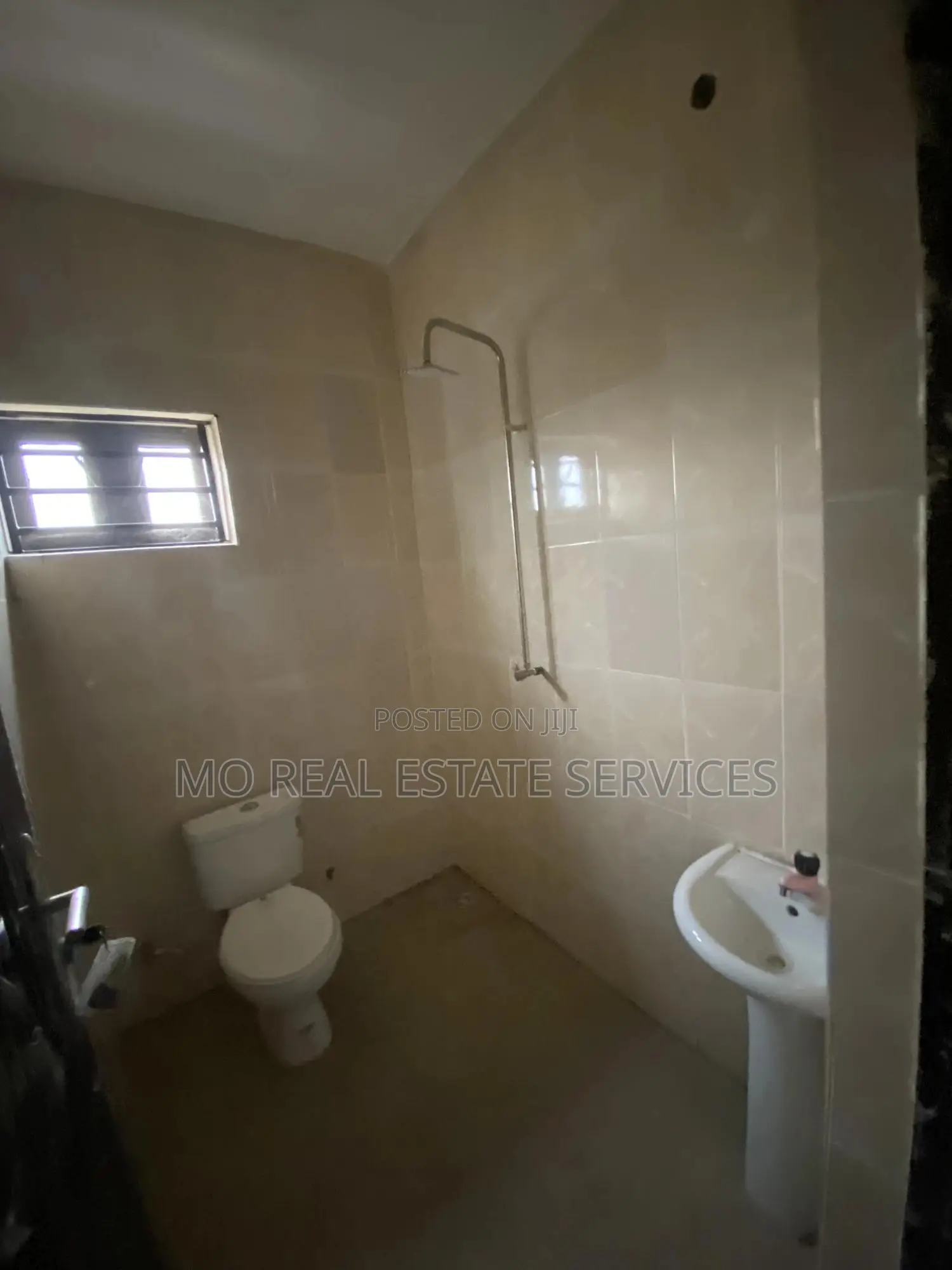 3bdrm Block of Flats in Obasanjo, Abeokuta South for rent