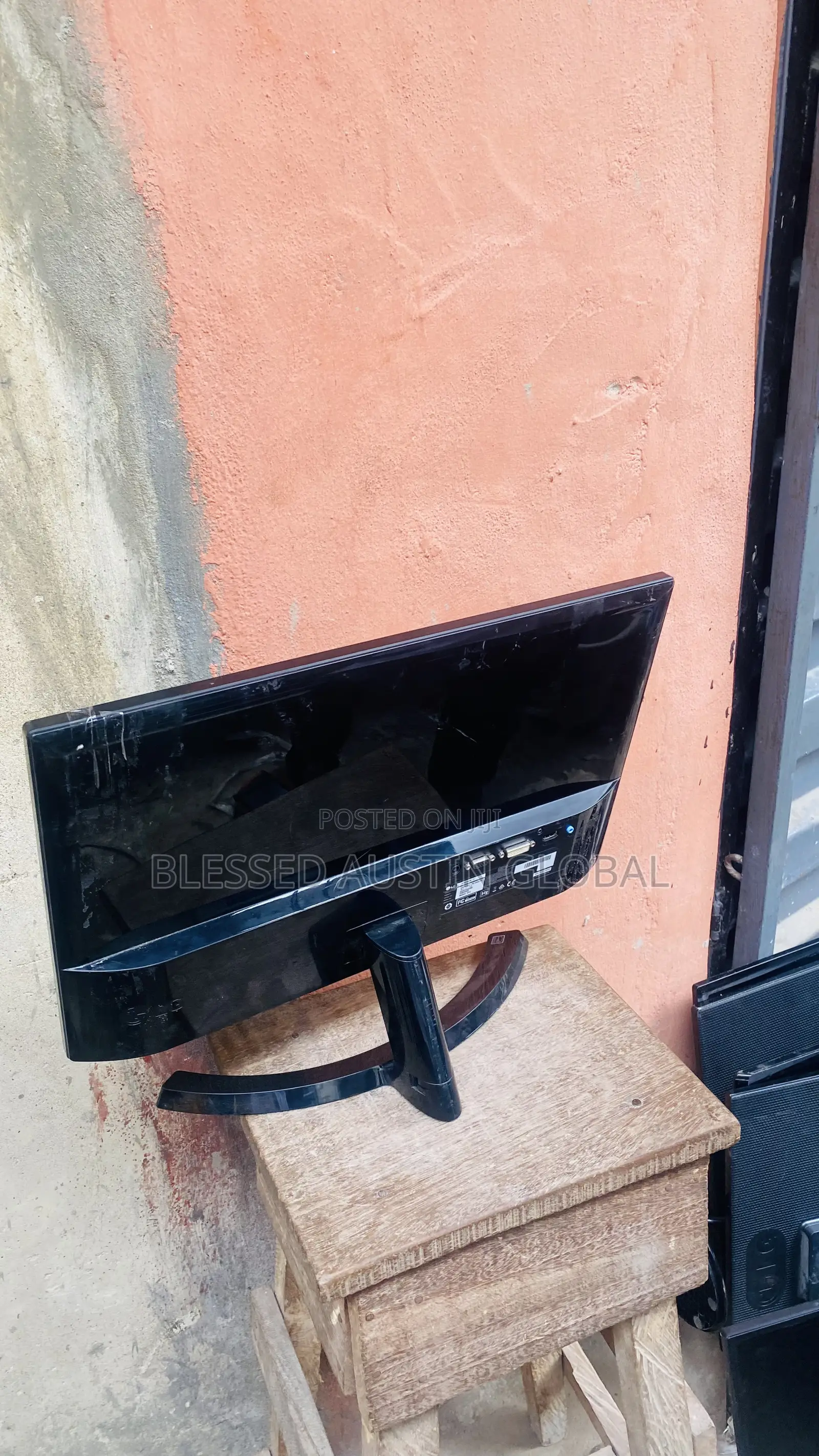 22 Inches Smart Monitor