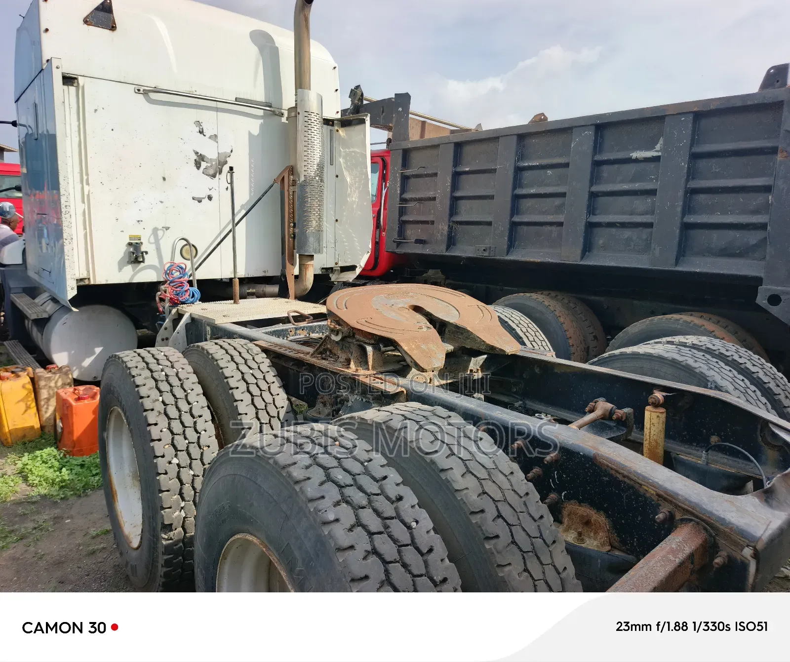 Mack Vision 2000 White