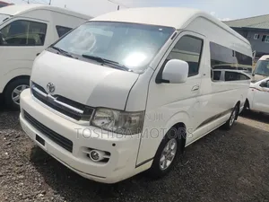 Toyota HiAce 2015 White