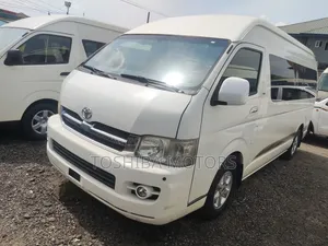 Toyota HiAce 2015 White