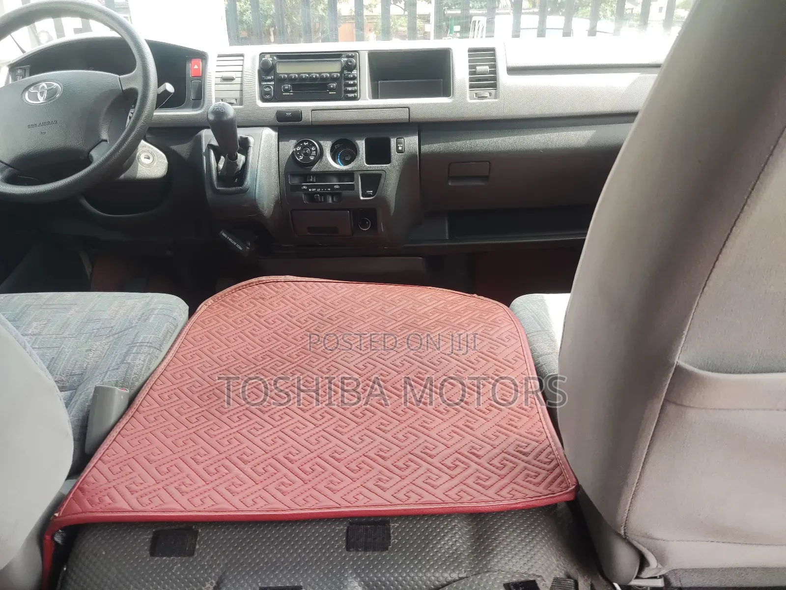 Toyota HiAce 2015 White