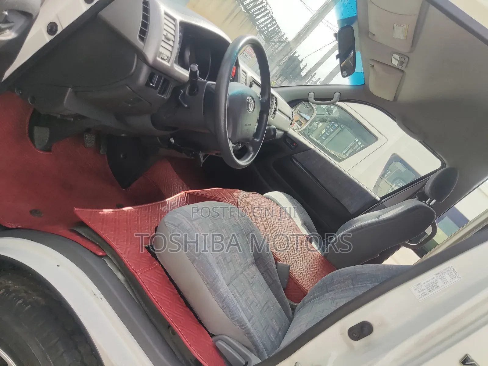 Toyota HiAce 2015 White