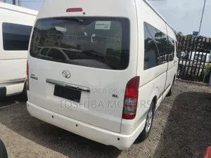 Toyota HiAce 2015 White