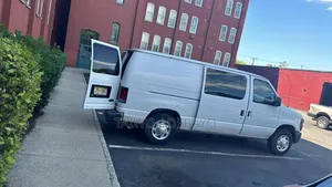 Ford E-350 2008 White