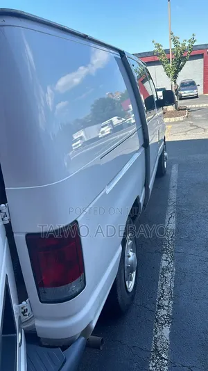 Ford E-350 2008 White