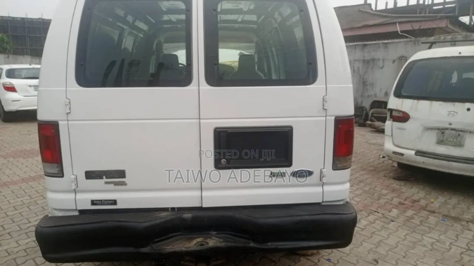Ford E-350 2008 White