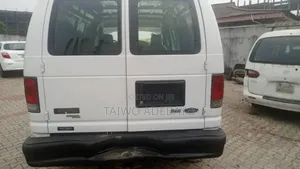 Ford E-350 2008 White