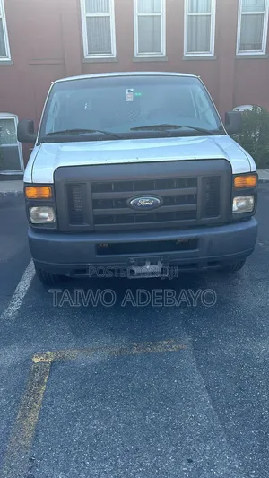 Ford E-350 2008 White