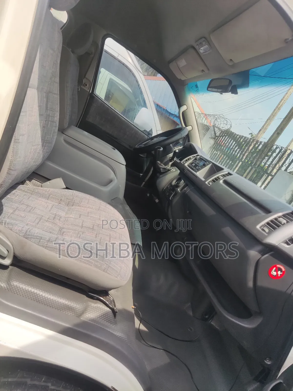 Toyota HiAce 2015 Brown