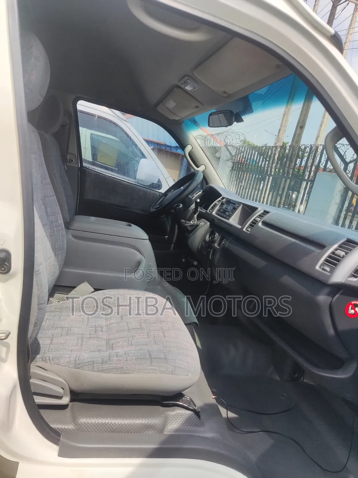 Toyota HiAce 2015 Brown