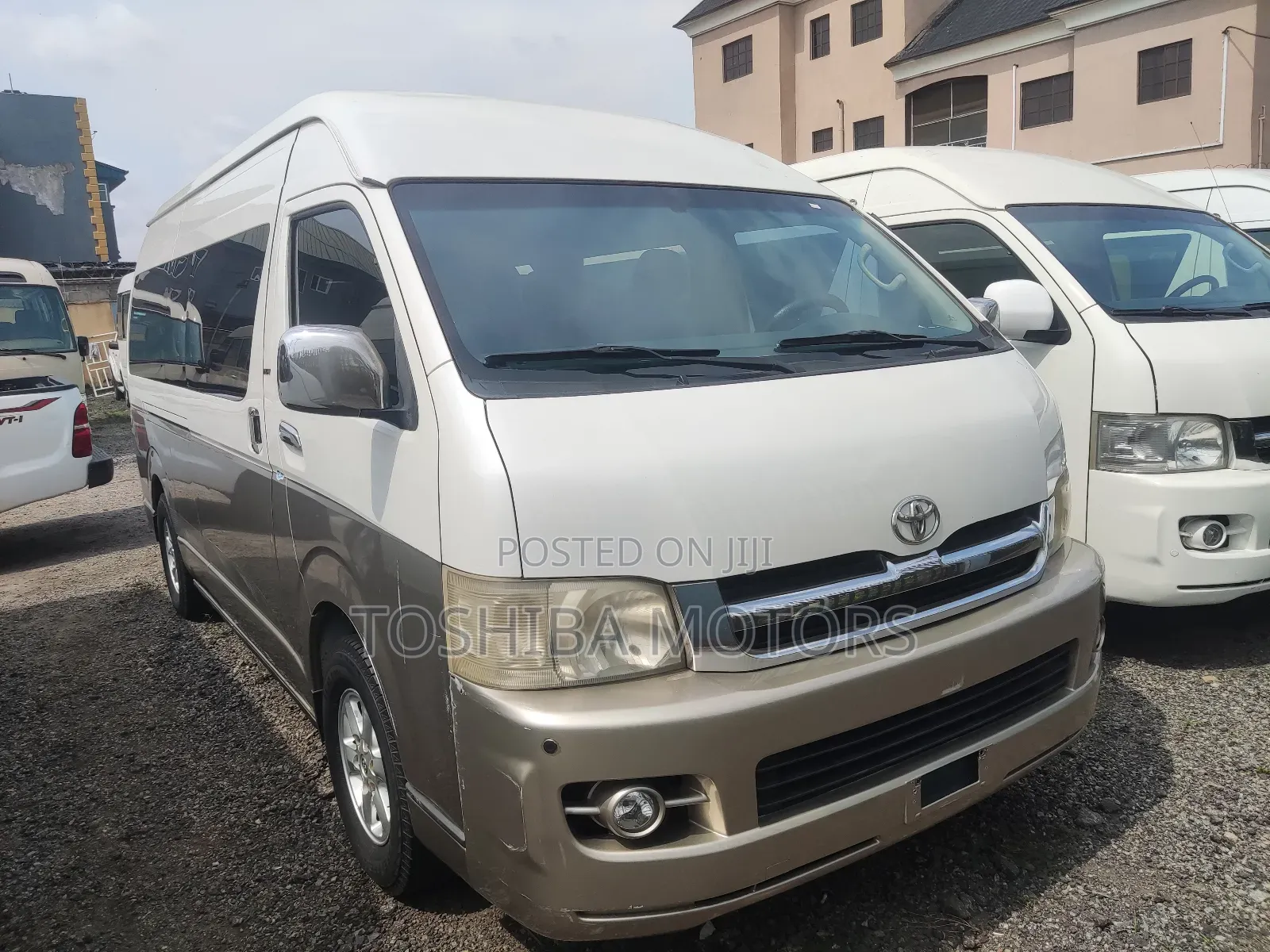 Toyota HiAce 2015 Brown