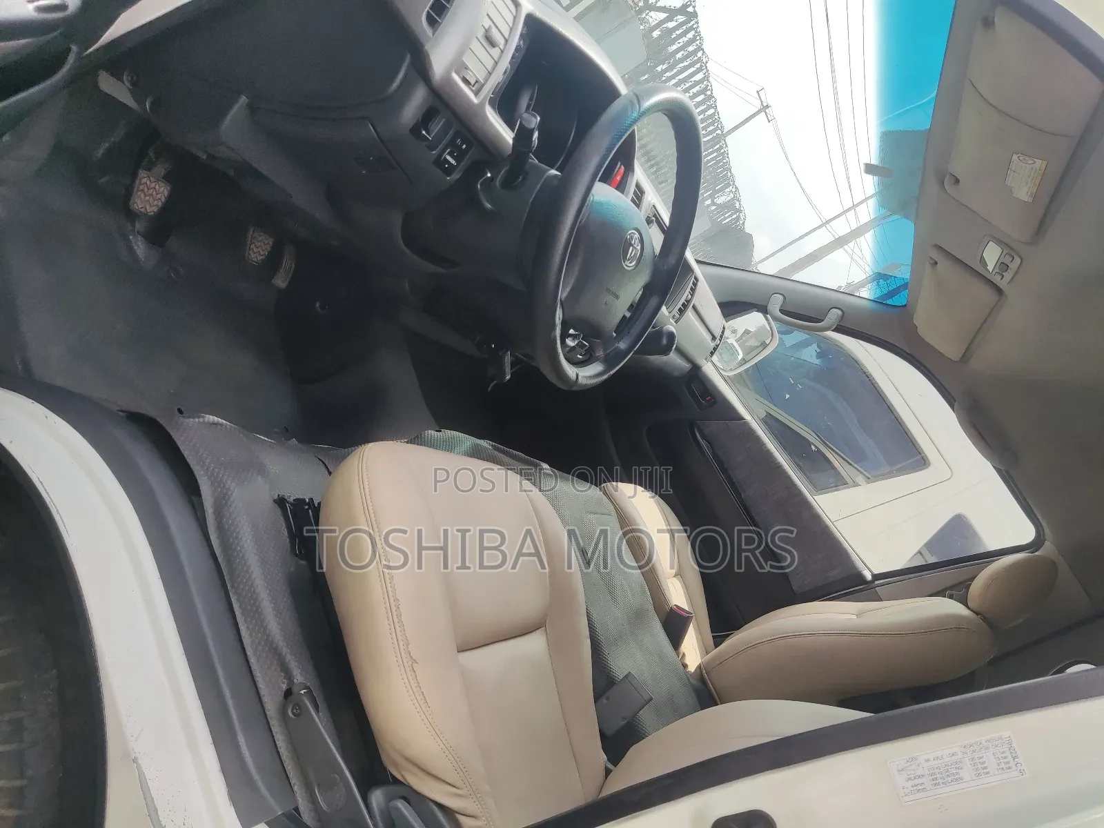 Toyota HiAce 2015 Brown