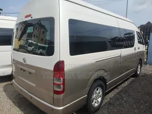 Toyota HiAce 2015 Brown