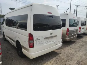 Toyota HiAce 2015 White