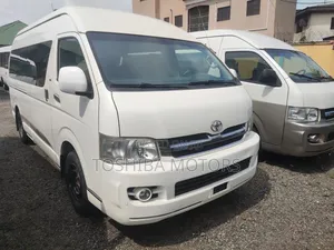 Toyota HiAce 2015 White