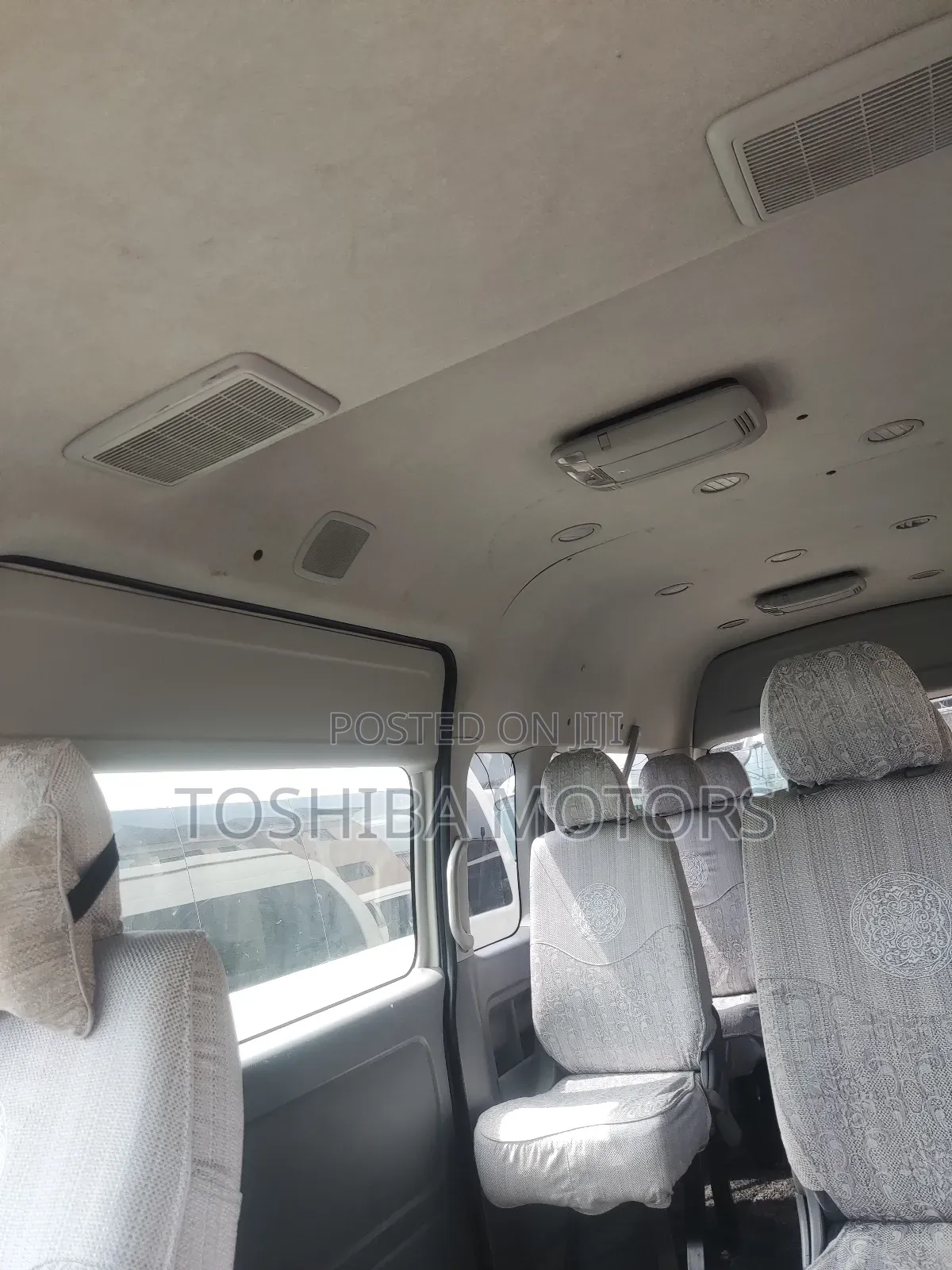 GMC Savana 2015 Orange