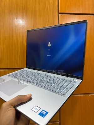 Laptop Dell Inspiron 5640 16GB Intel SSD 1T