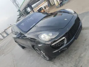 Porsche Cayenne 2013 Black
