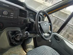 Ford Transit 2007 Yellow