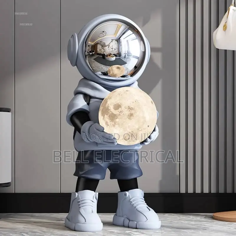 Home Decor Astronaut Statue