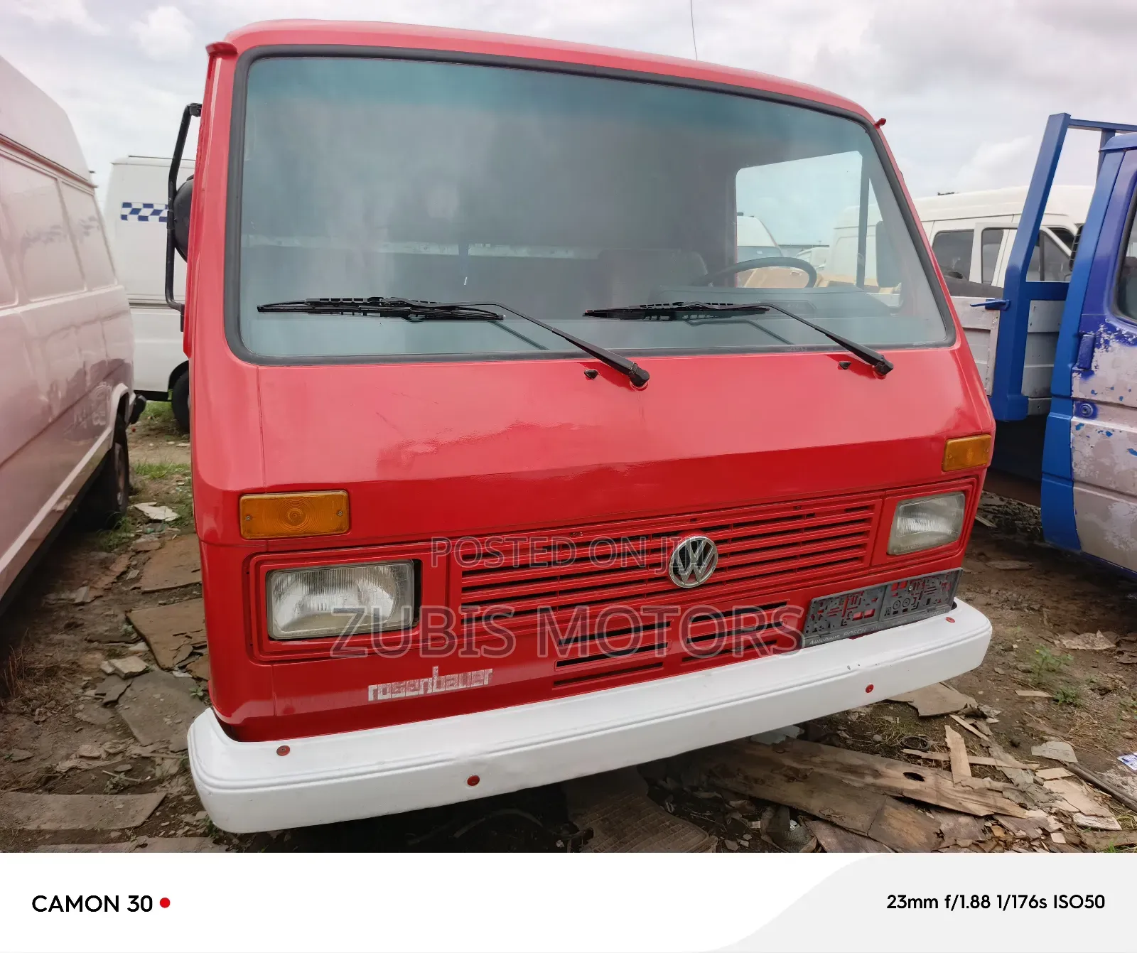 Volkswagen LT 2000 Red