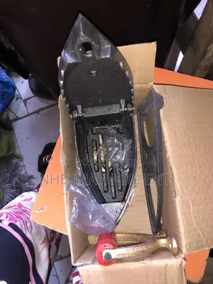 Peacock Charcoal Iron Medium Size