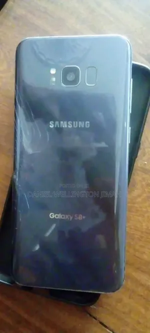 Photo - Samsung Galaxy S8 Plus 64 GB Gray