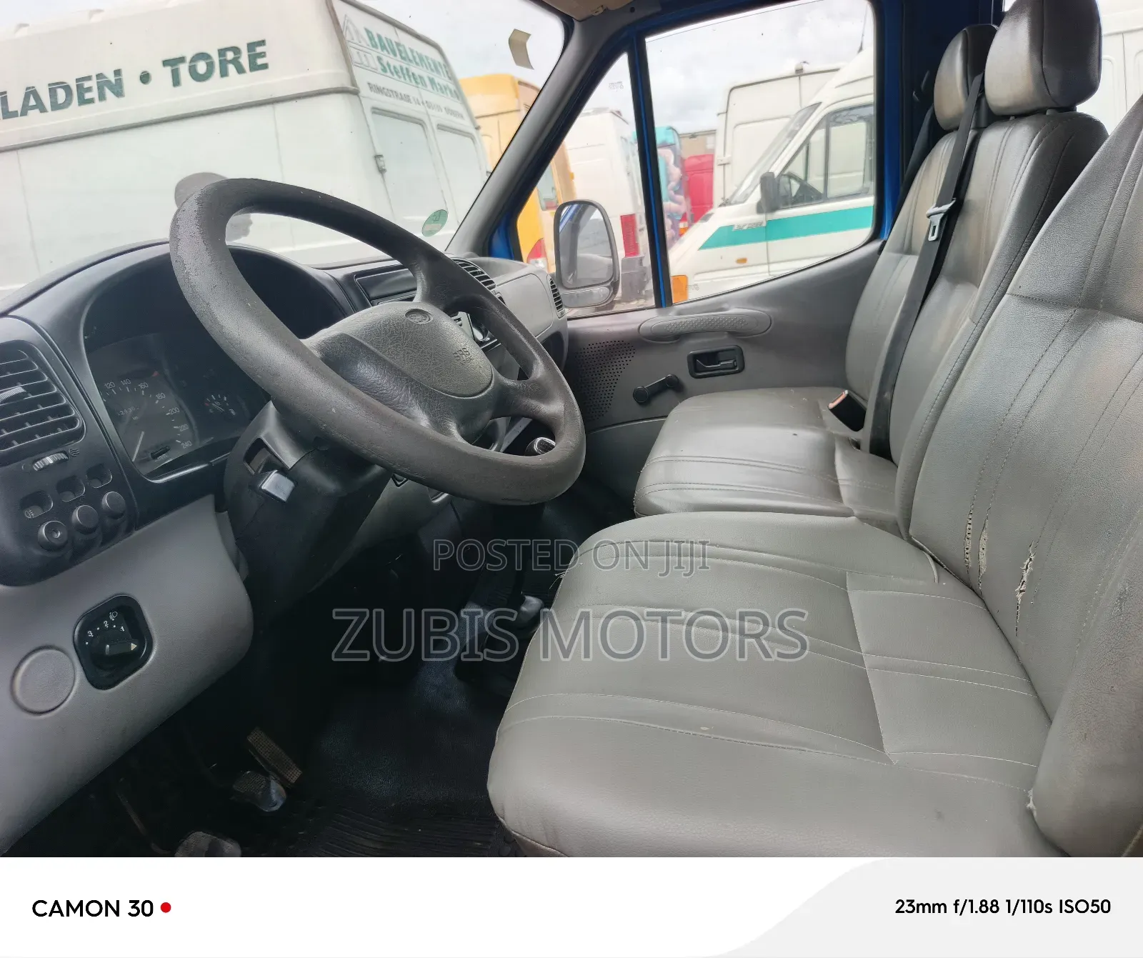Ford Transit 2000 Blue