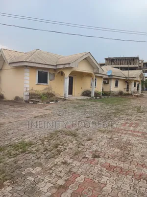 3bdrm Block of Flats in Etete Layout, Benin City for sale