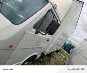 Volkswagen LT 2000 White