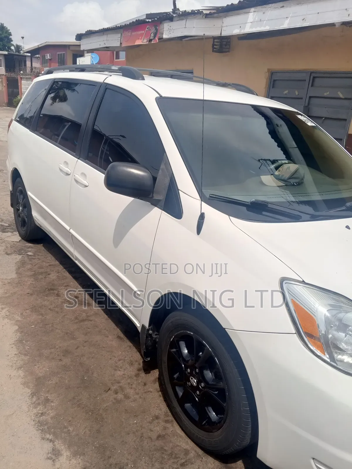 2005 Toyota Sienna for Rent.